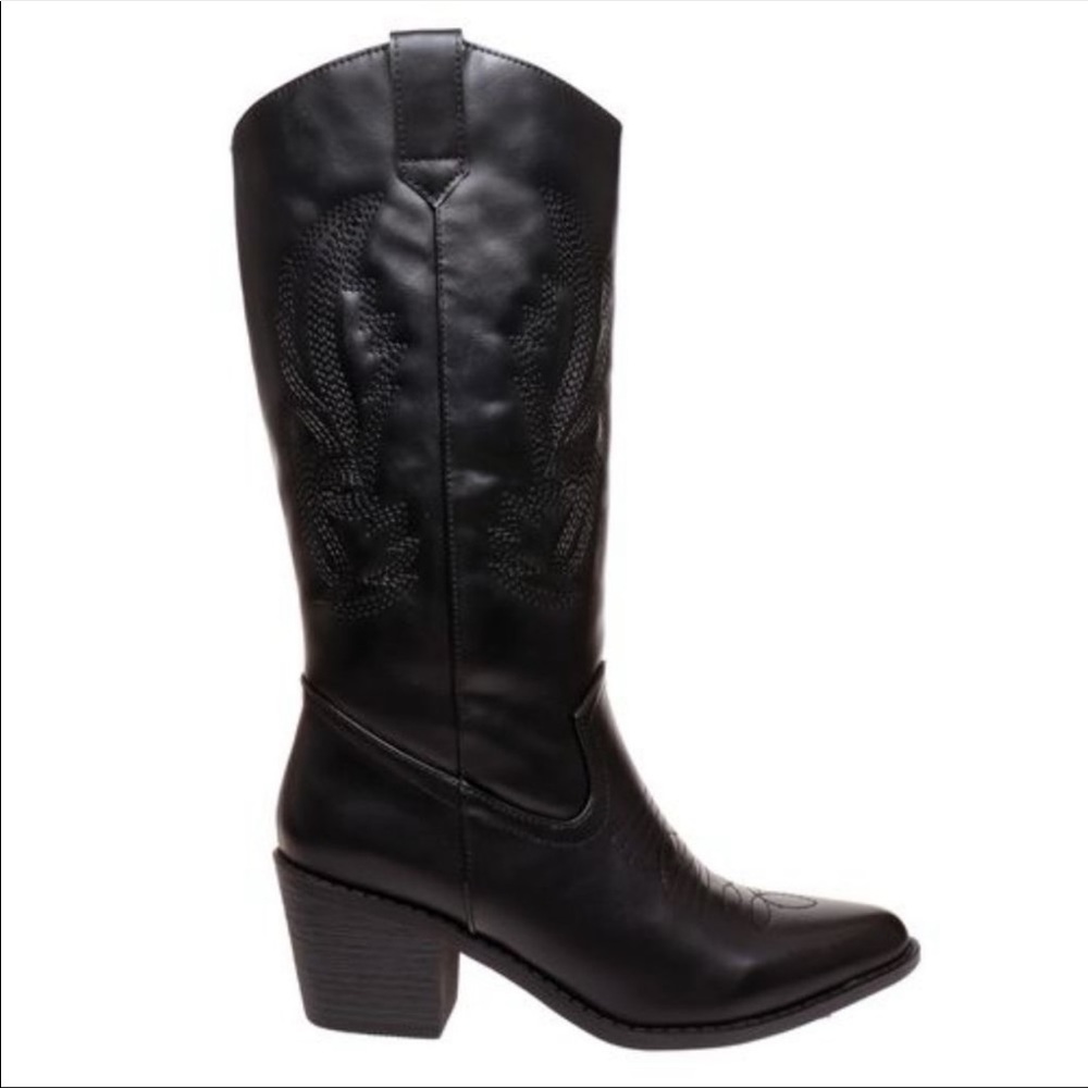 Black western cowgirl boots